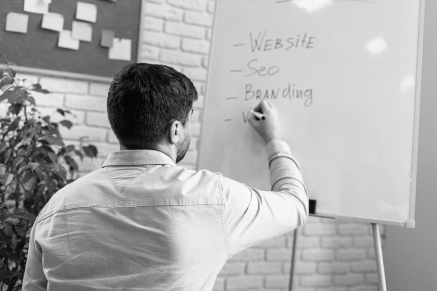 Collaboration entre partenaires financiers nanistileree